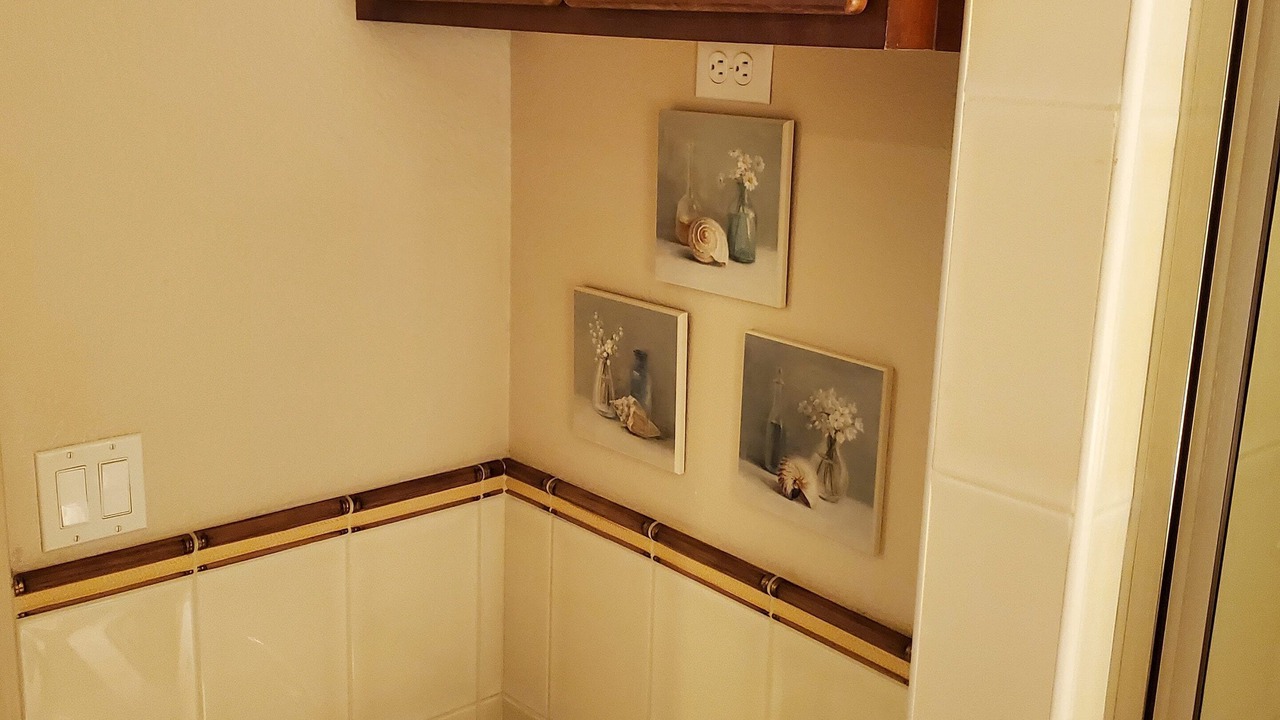 Photo of Bathroom in Maunaloa