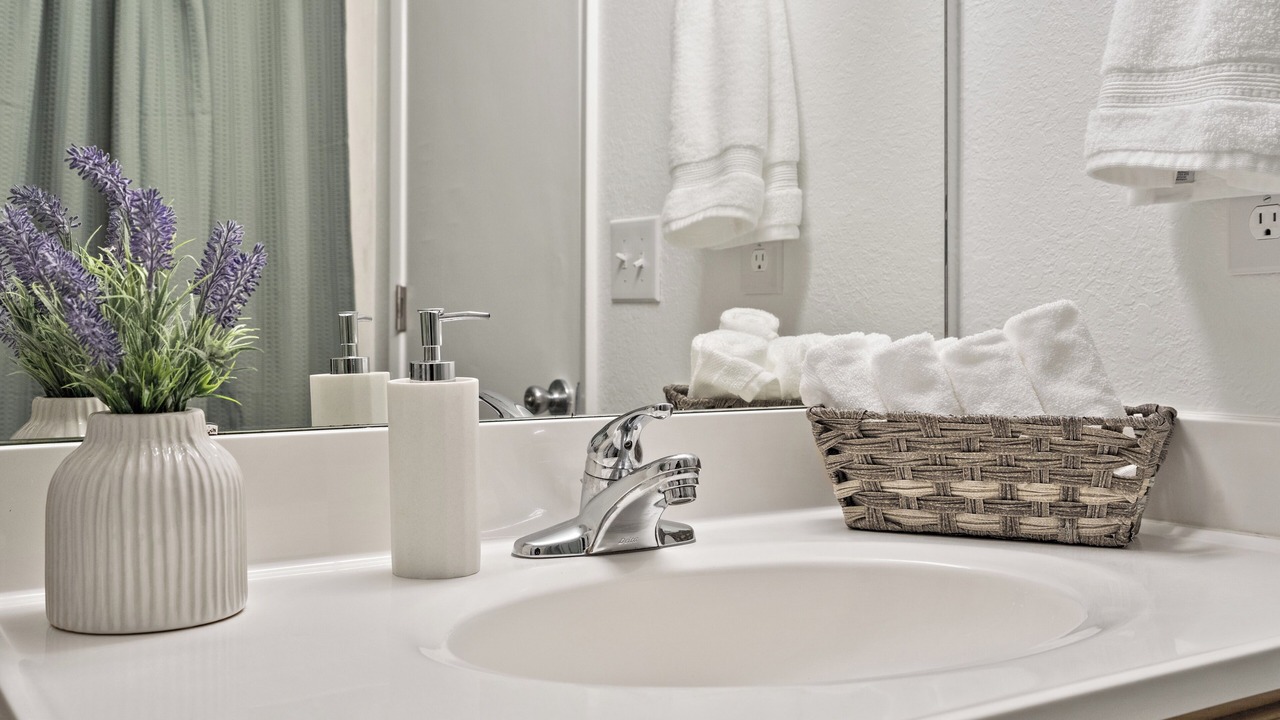 Photo of Bathroom in Scenic Foothills