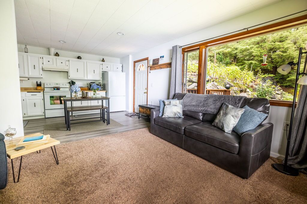 Photo of Livingroom in Sitka