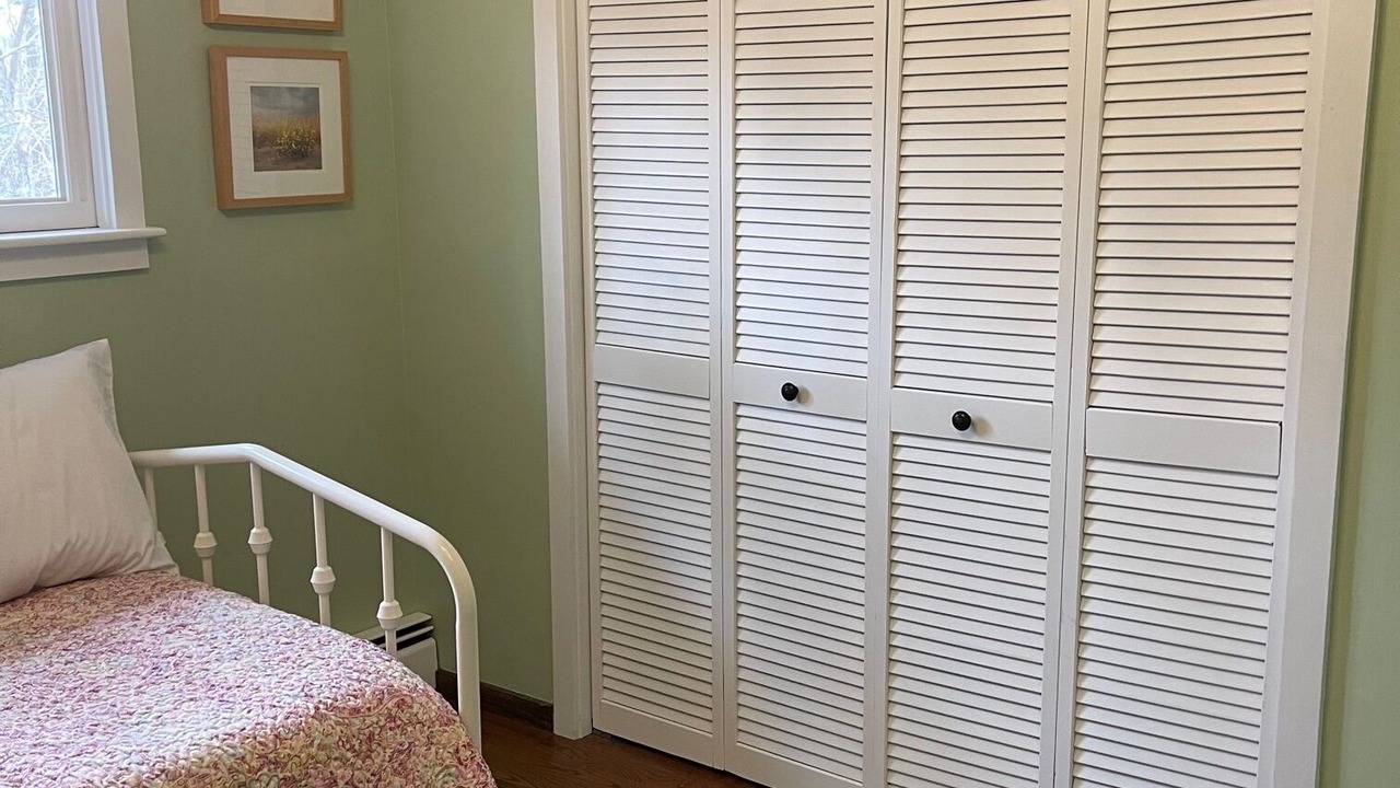 Photo of Bedroom in Oakland