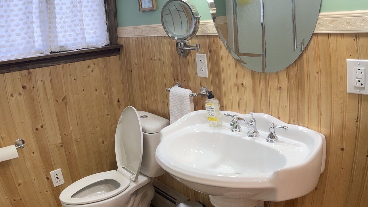Photo of Bathroom in Oakland