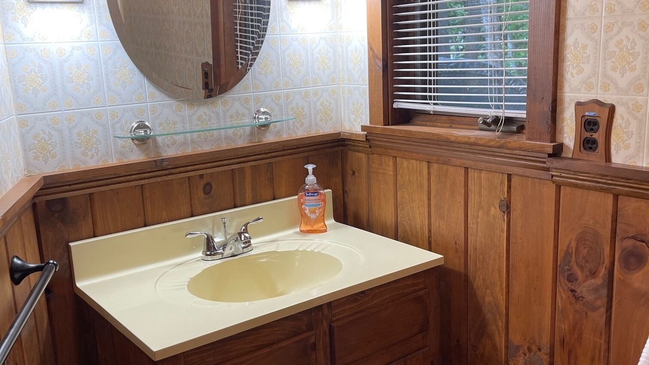 Photo of Bathroom in Oakland