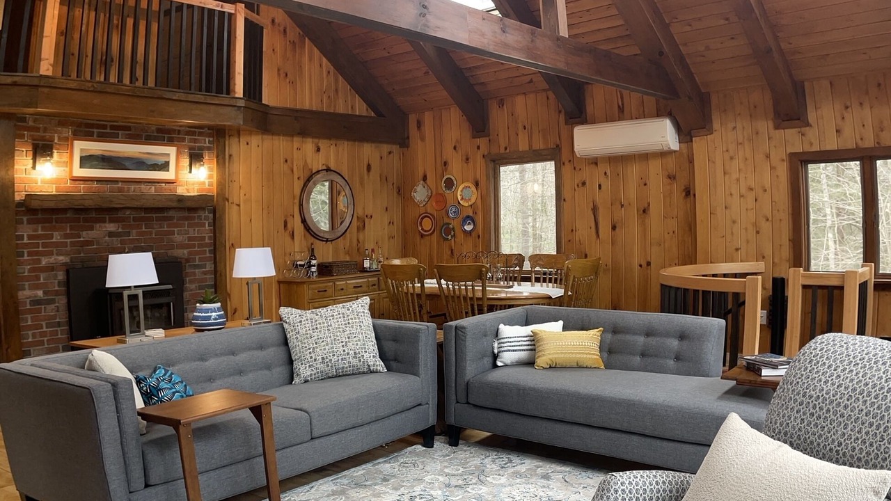 Photo of Livingroom in Oakland