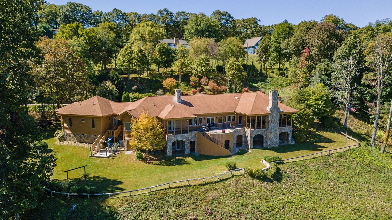 Photo of Outdoor in Spruce Pine