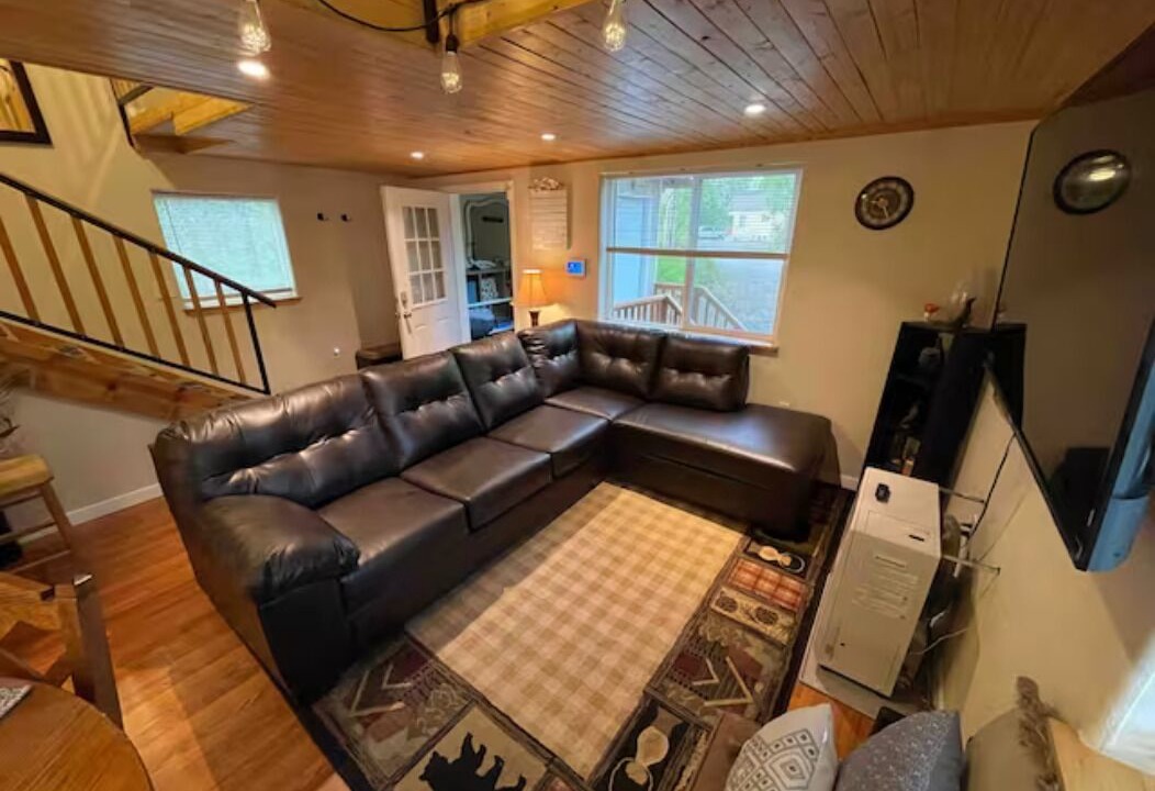Photo of Livingroom in Knik-Fairview