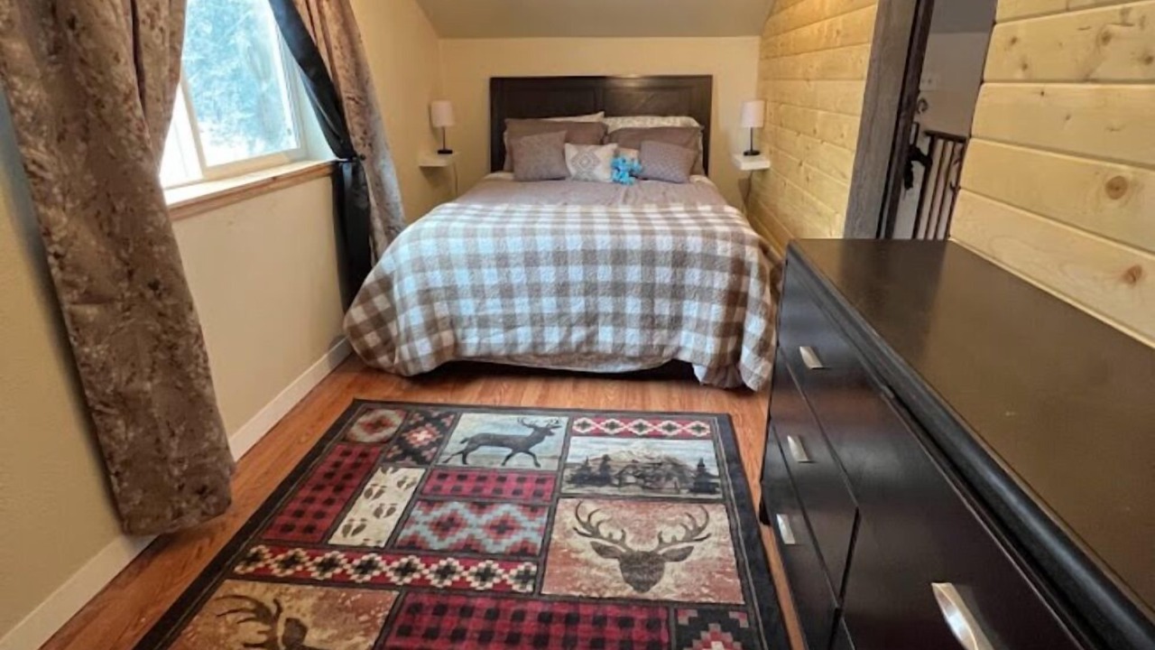 Photo of Bedroom in Knik-Fairview