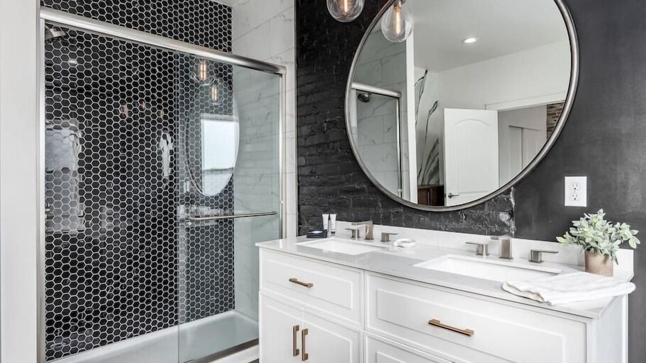 Photo of Bathroom in Near East Columbus
