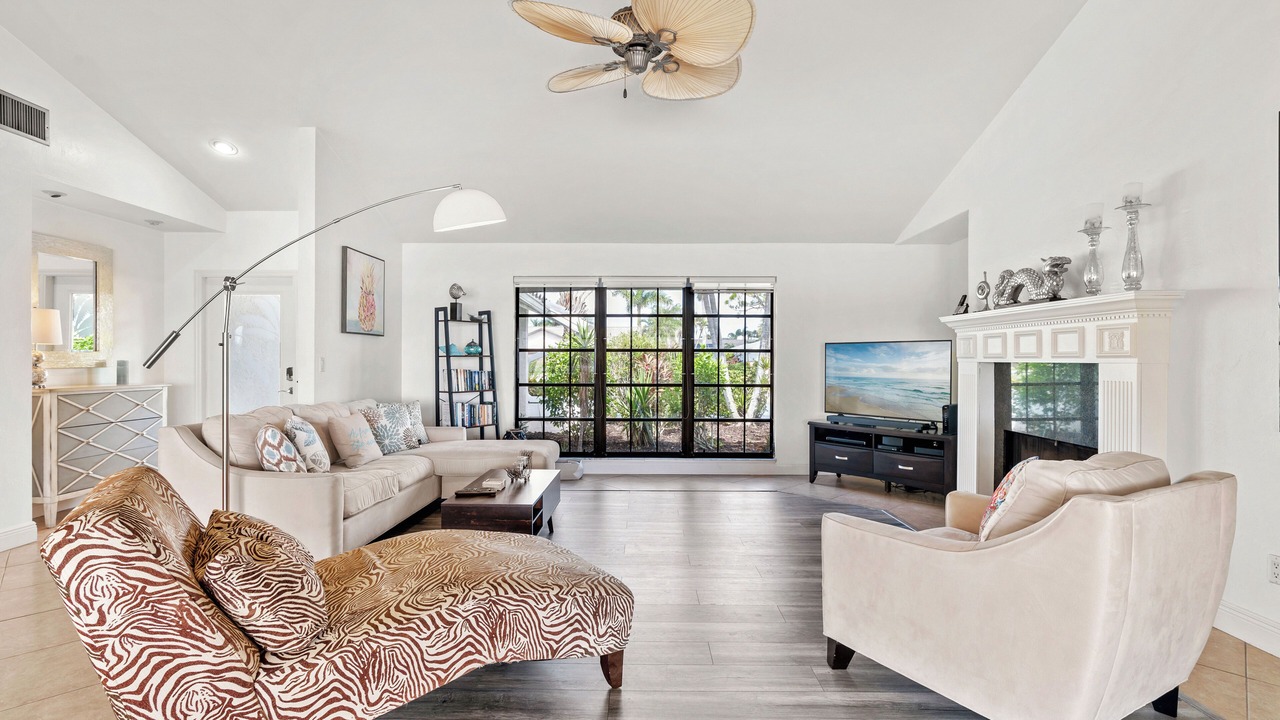 Photo of Livingroom in Eight Lakes