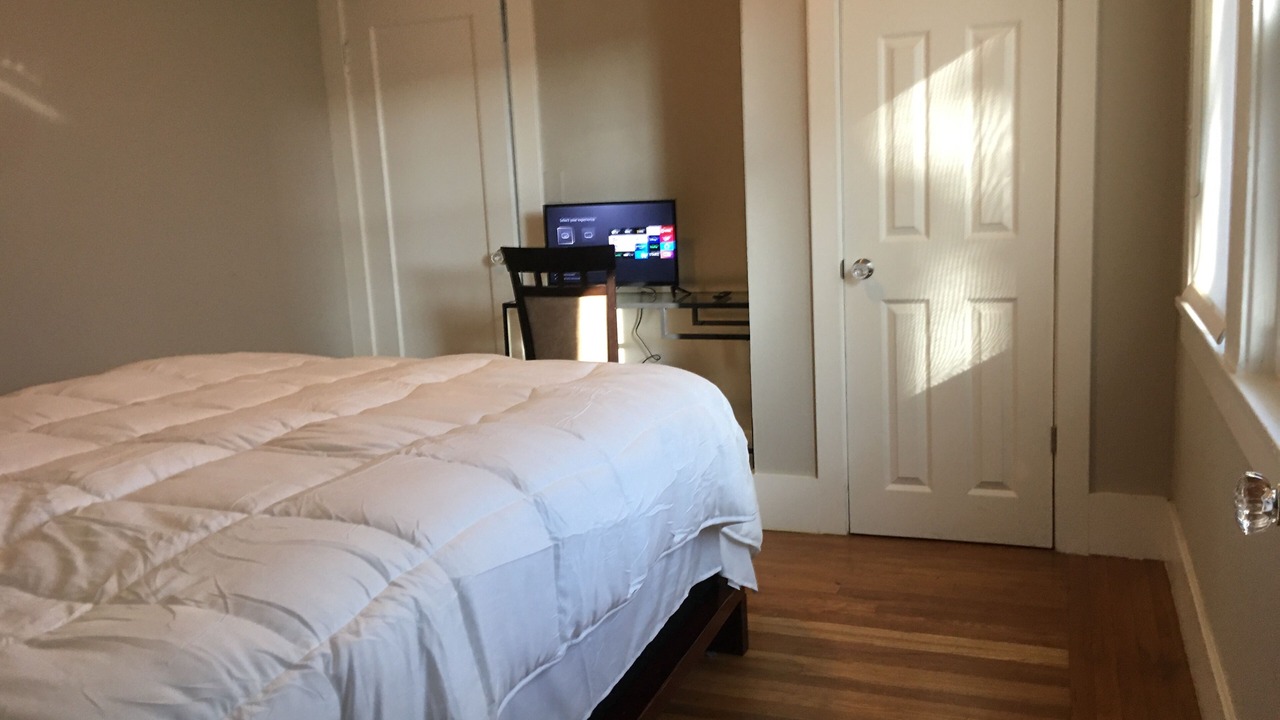 Photo of Bedroom in Southwest Berkeley