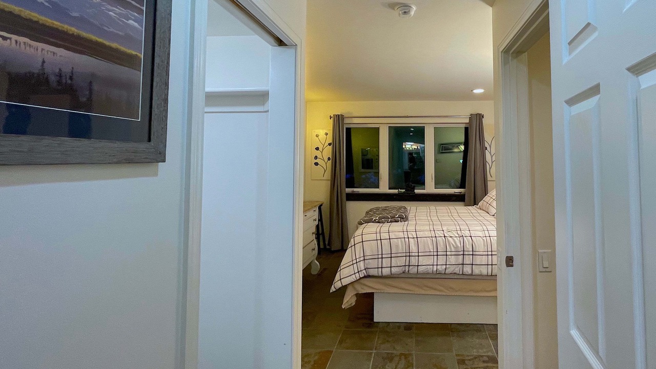 Photo of Bedroom in Juneau