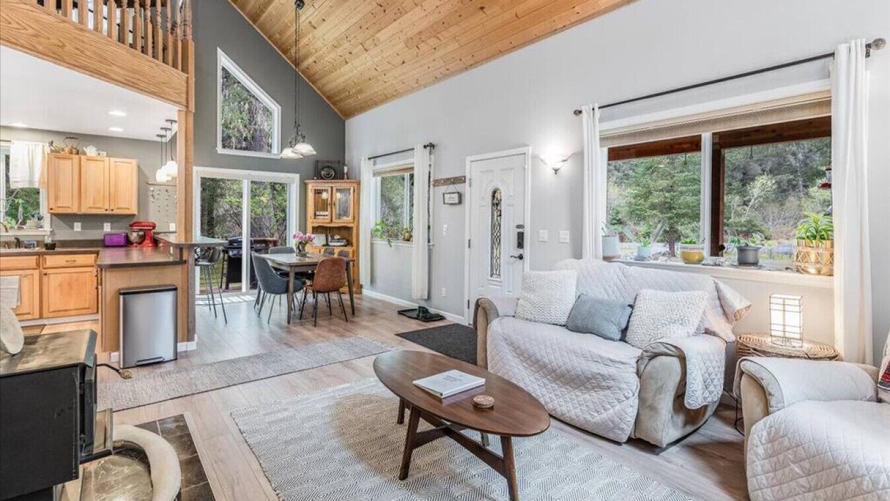 Photo of Livingroom in Old Mill