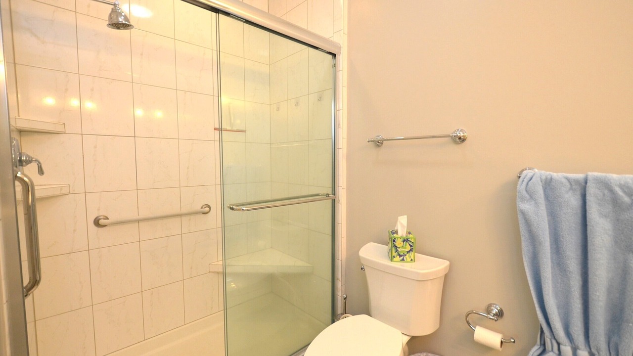 Photo of Bathroom in Country Club Estates