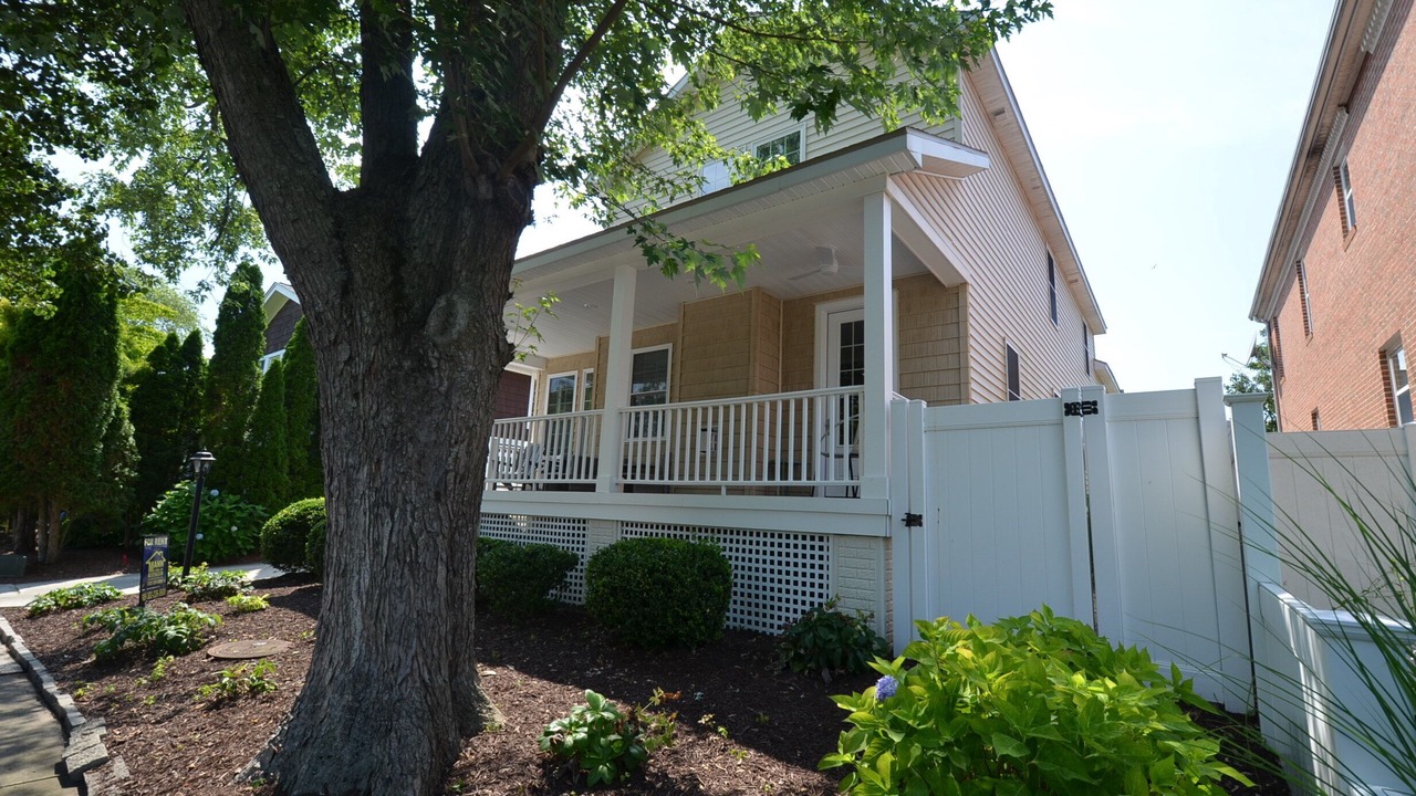 Photo of Outdoor in Country Club Estates