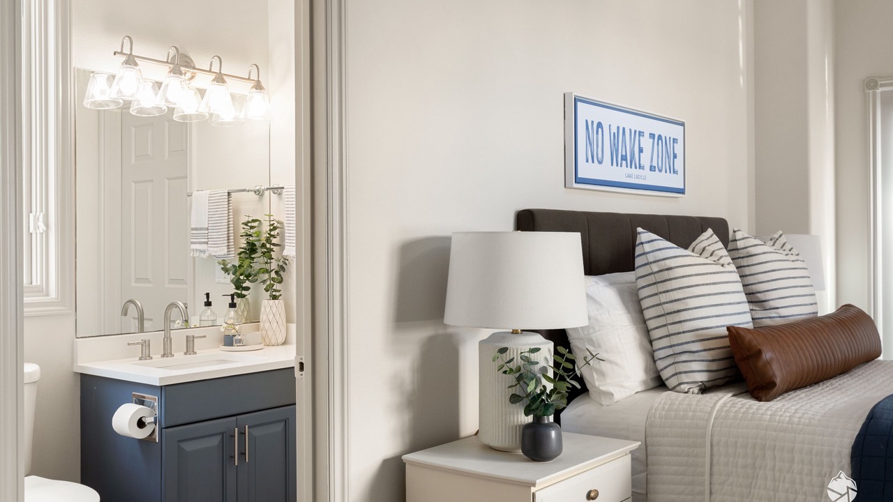 Photo of Bedroom in Wasilla