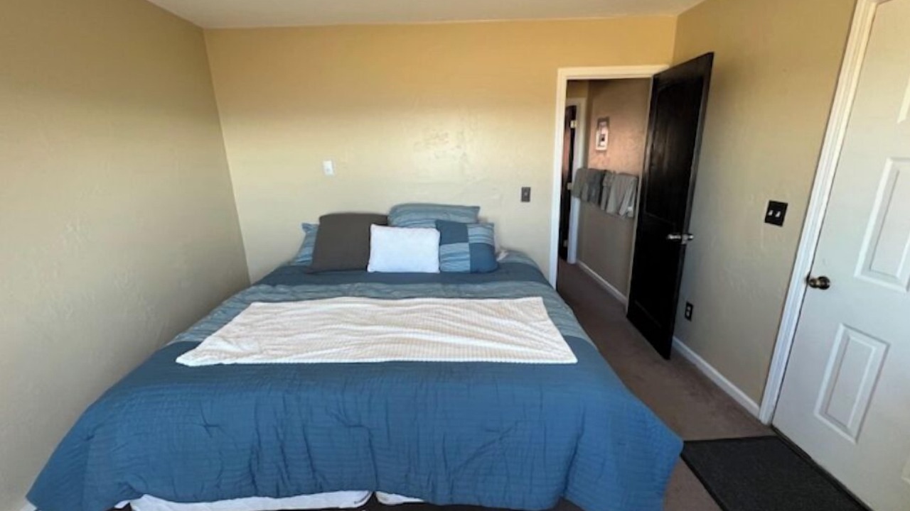Photo of Bedroom in Ninilchik