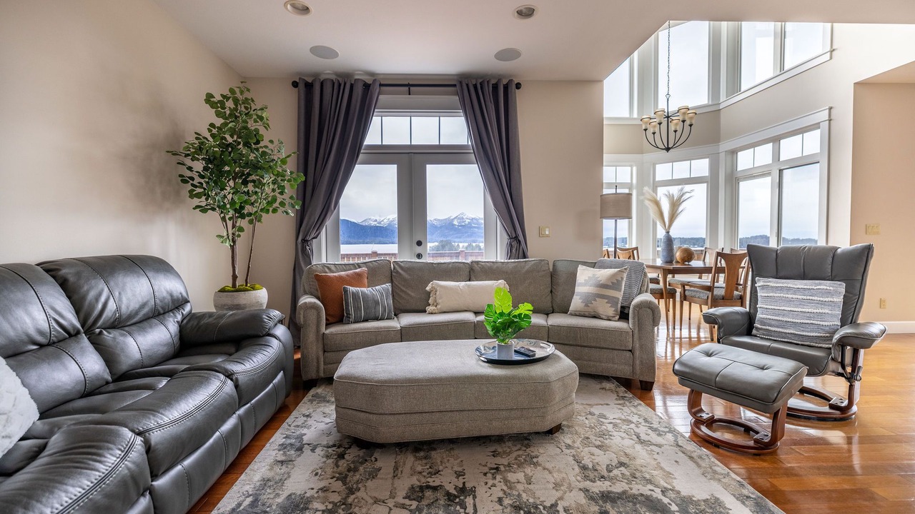 Photo of Livingroom in Sitka