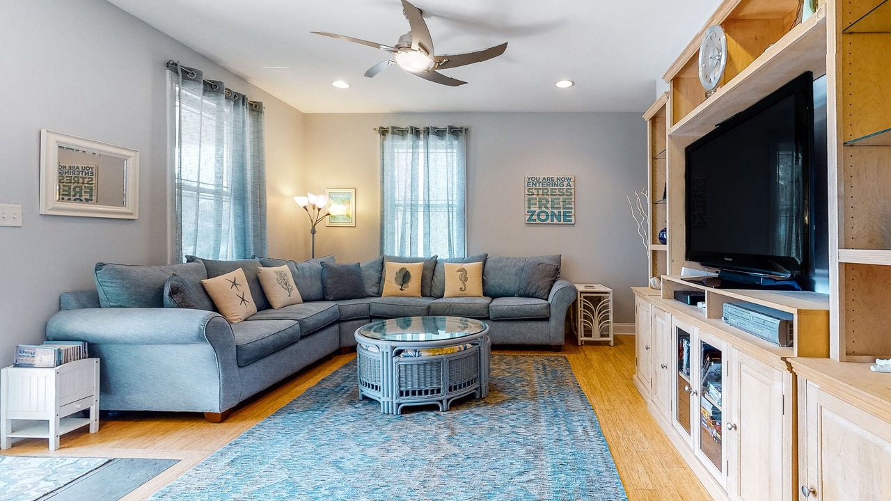 Photo of Livingroom in Country Club Estates