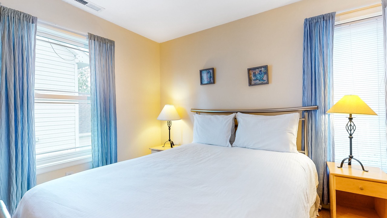 Photo of Bedroom in Country Club Estates