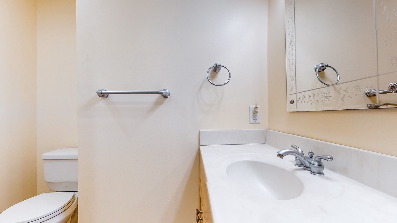 Photo of Bathroom in Country Club Estates