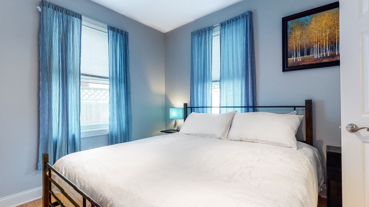 Photo of Bedroom in Country Club Estates