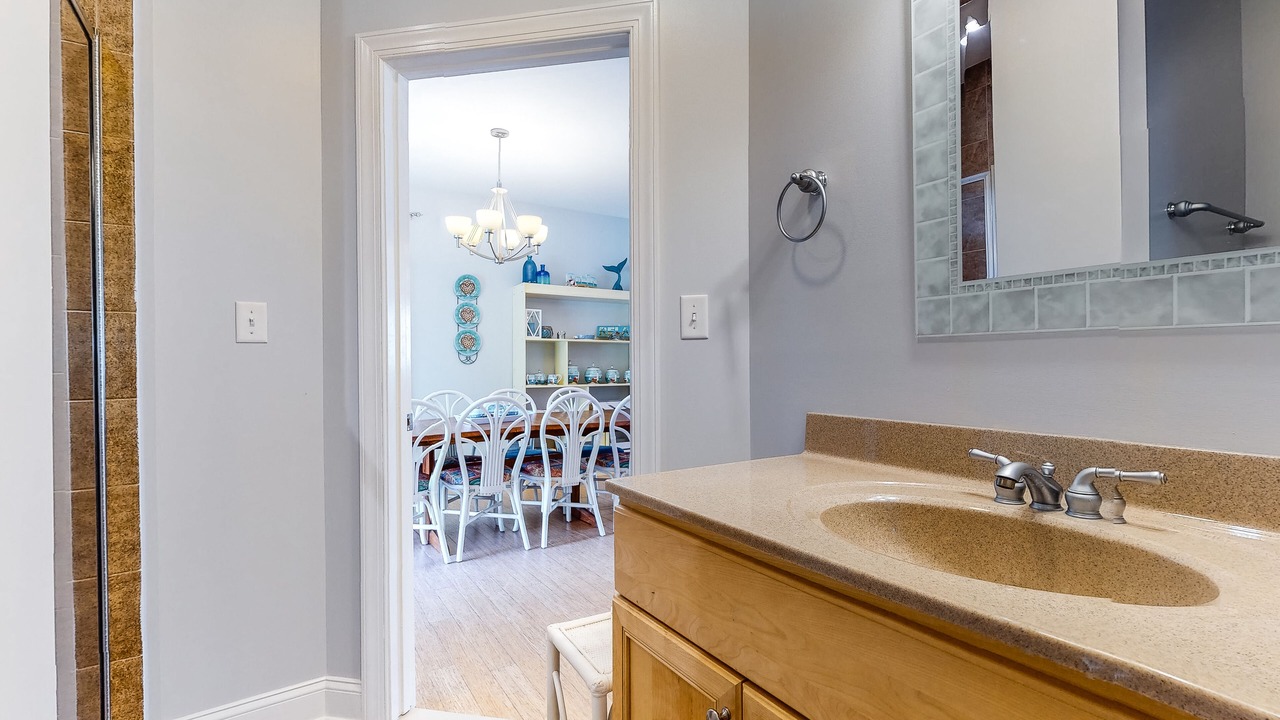 Photo of Bathroom in Country Club Estates