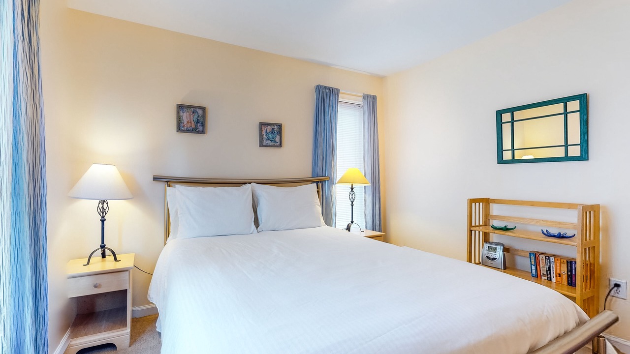 Photo of Bedroom in Country Club Estates