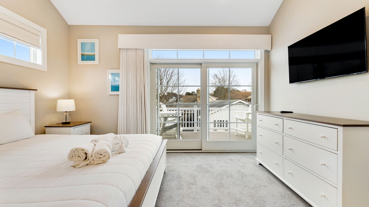 Photo of Bedroom in Country Club Estates