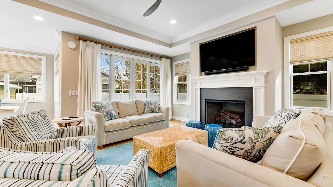 Photo of Livingroom in Country Club Estates