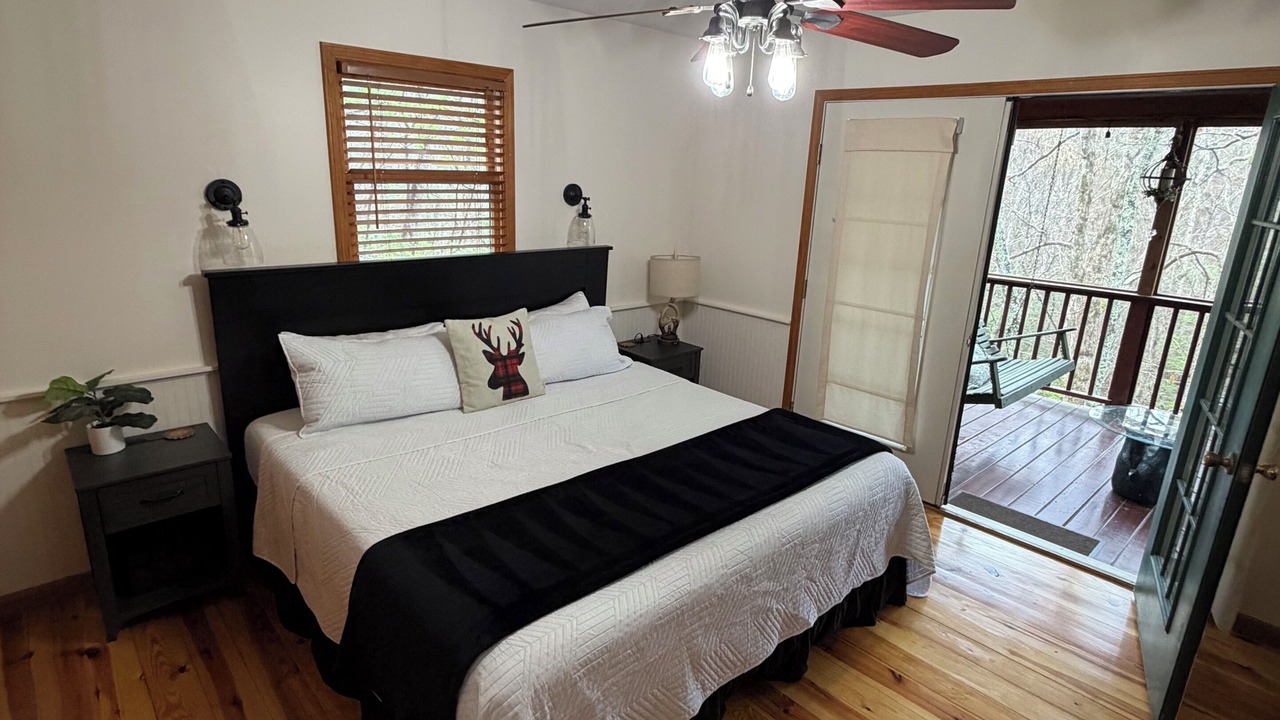 Photo of Bedroom in Madisonville