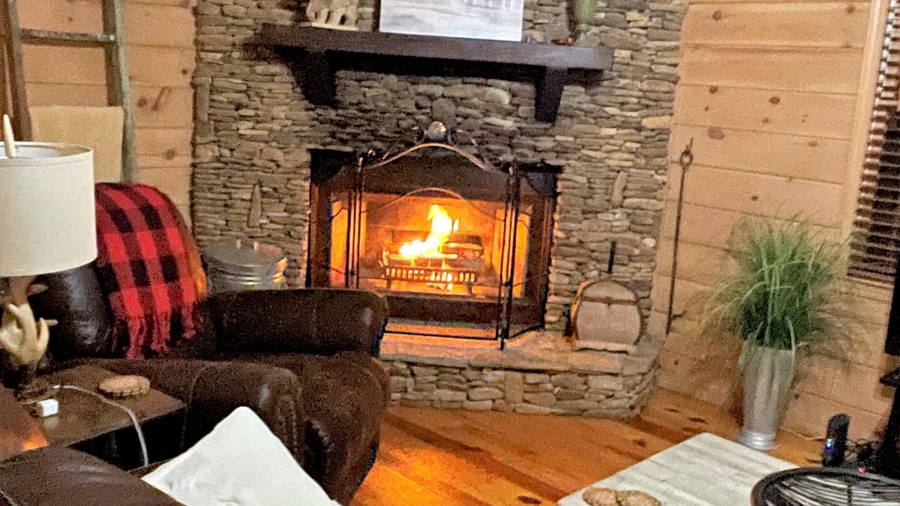 Photo of Livingroom in Madisonville
