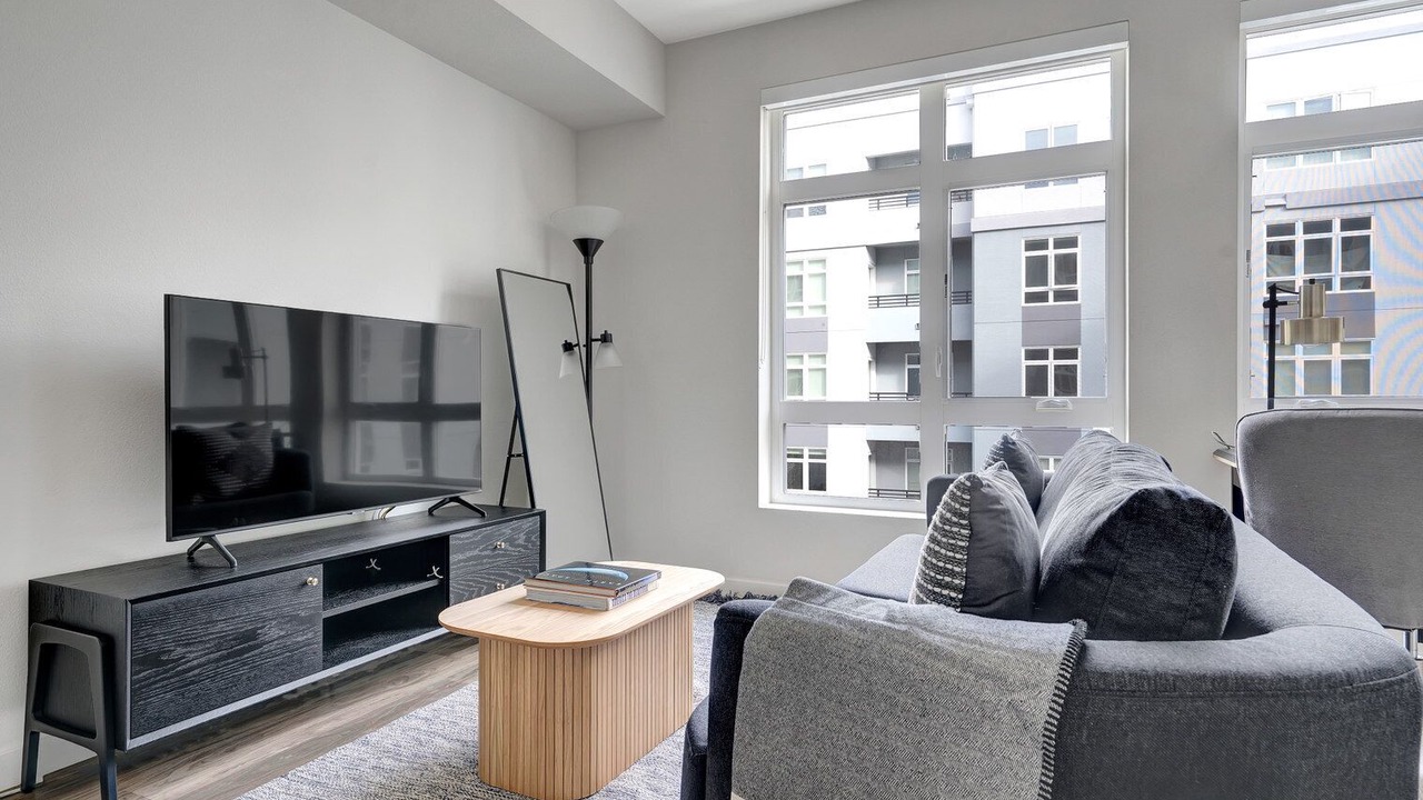 Photo of Livingroom in Oakland Ave - Harrison St