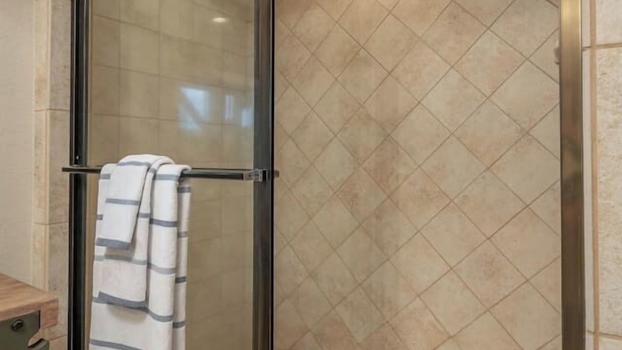 Photo of Bathroom in Lakeview Hills