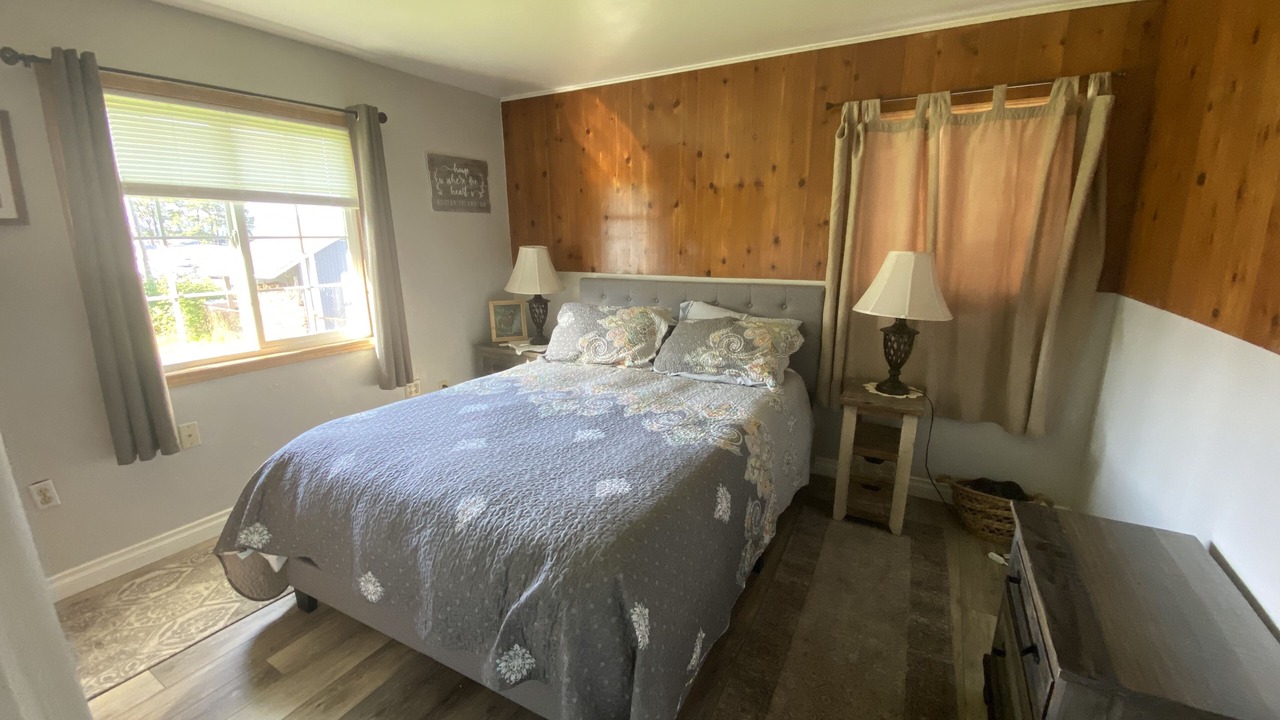 Photo of Bedroom in Kodiak