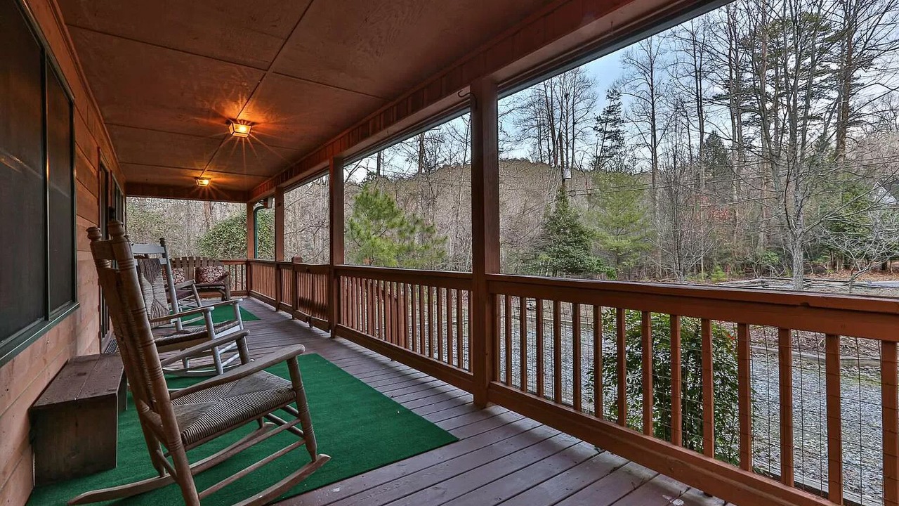 Photo of Patio Balcony in Ellijay