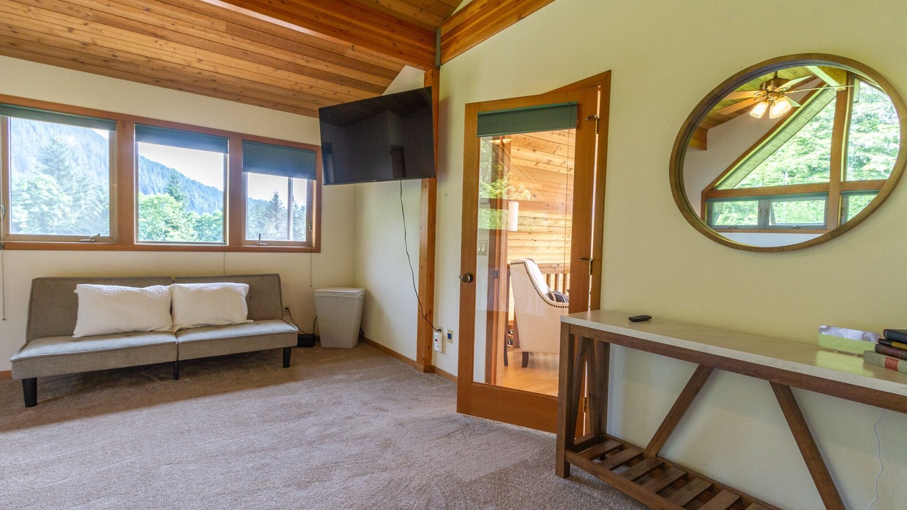 Photo of Livingroom in Juneau