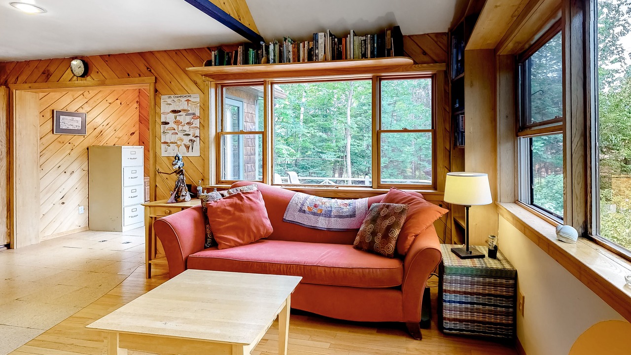 Photo of Livingroom in Northeast Somerset