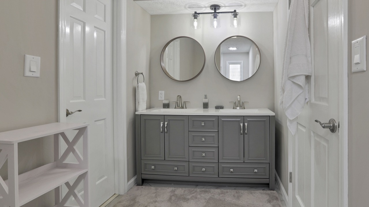 Photo of Bathroom in Buckeye Lake