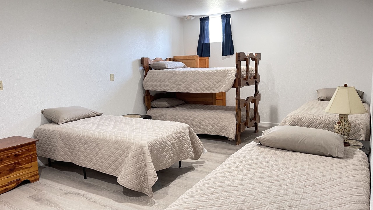 Photo of Bedroom in Kalifornsky