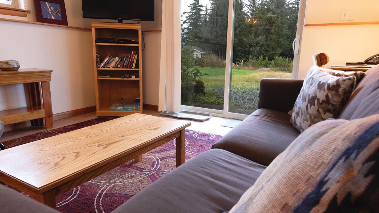 Photo of Livingroom in Haines