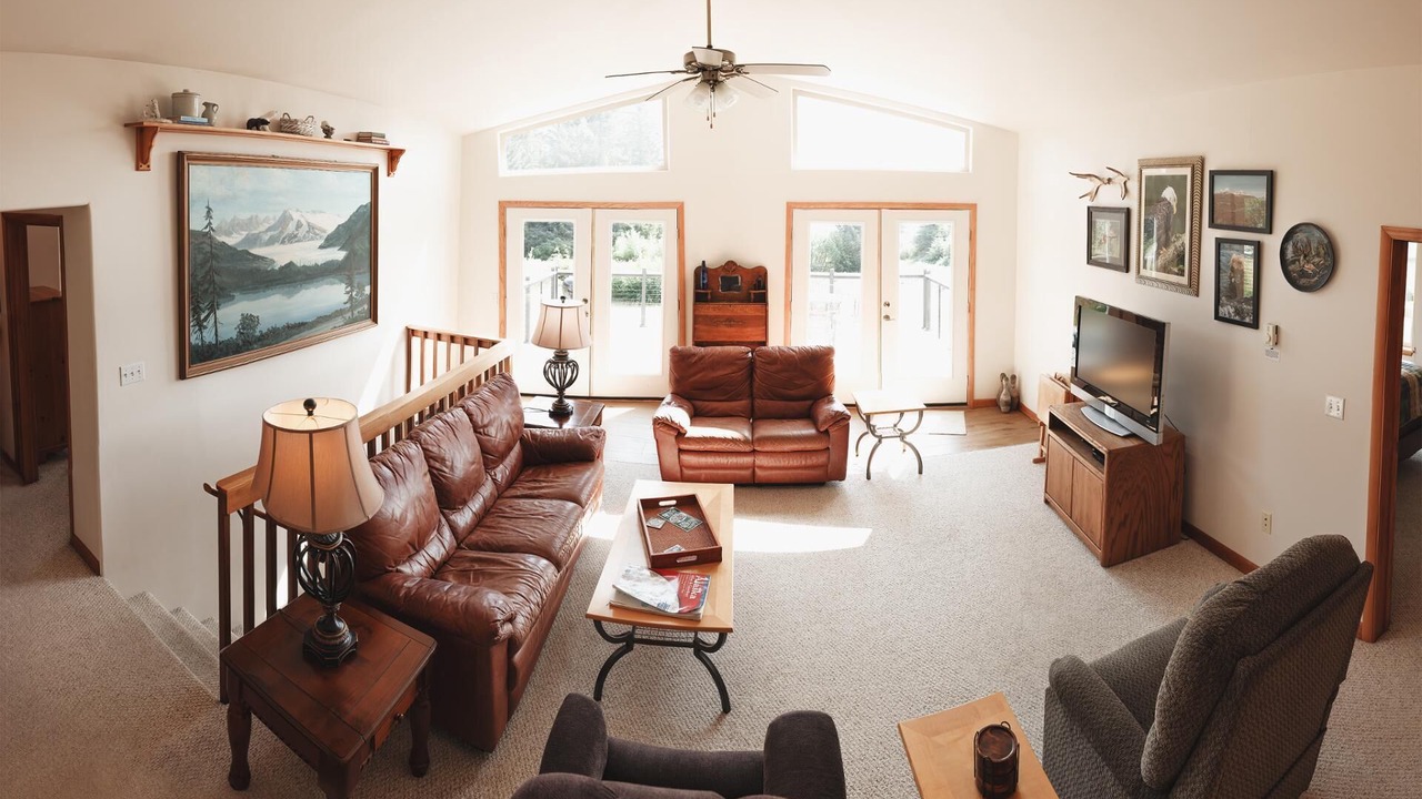 Photo of Livingroom in Haines