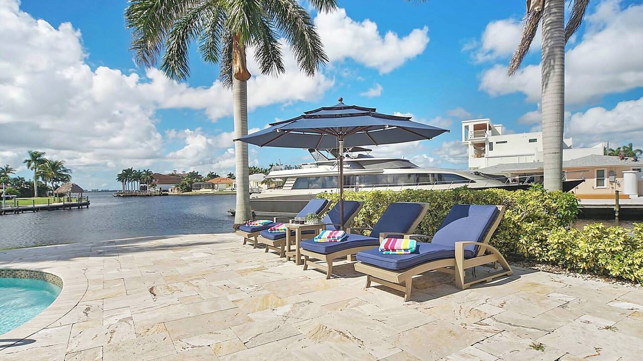 Photo of Patio Balcony in Yacht Club