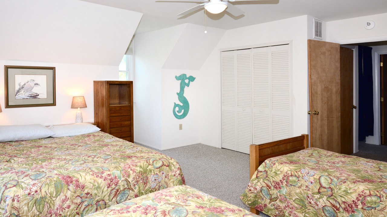 Photo of Bedroom in Country Club Estates
