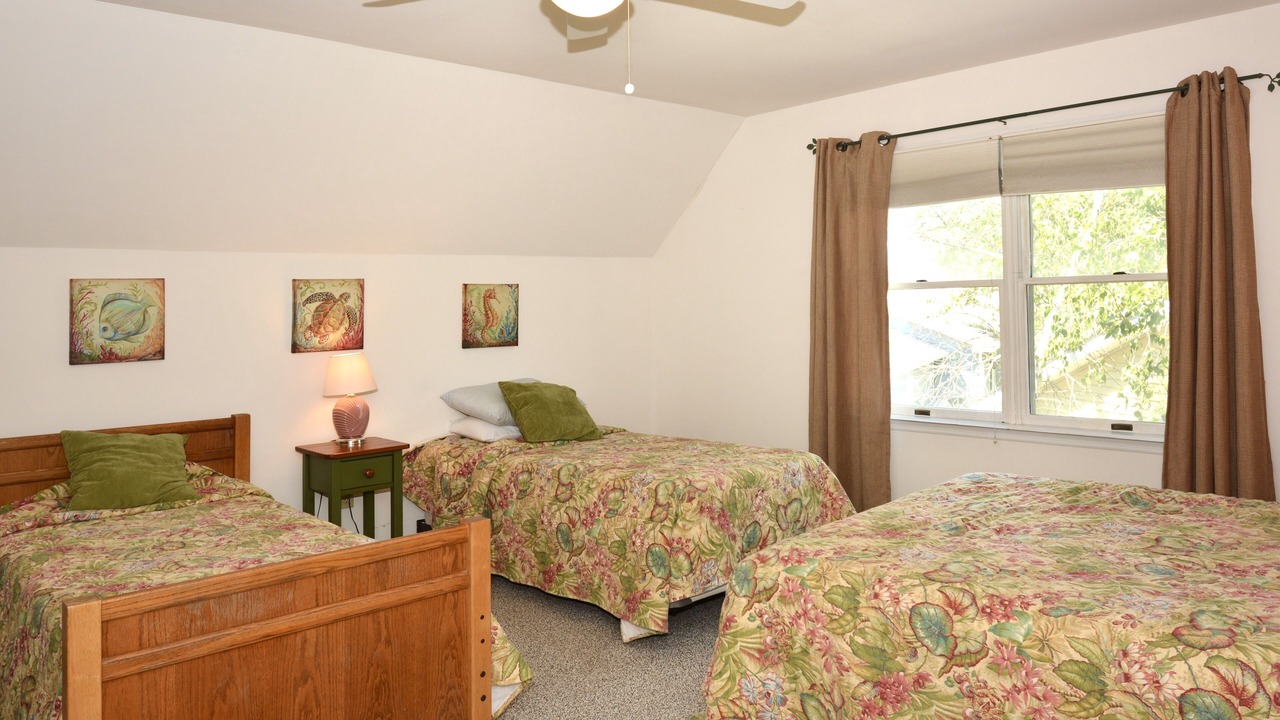Photo of Bedroom in Country Club Estates