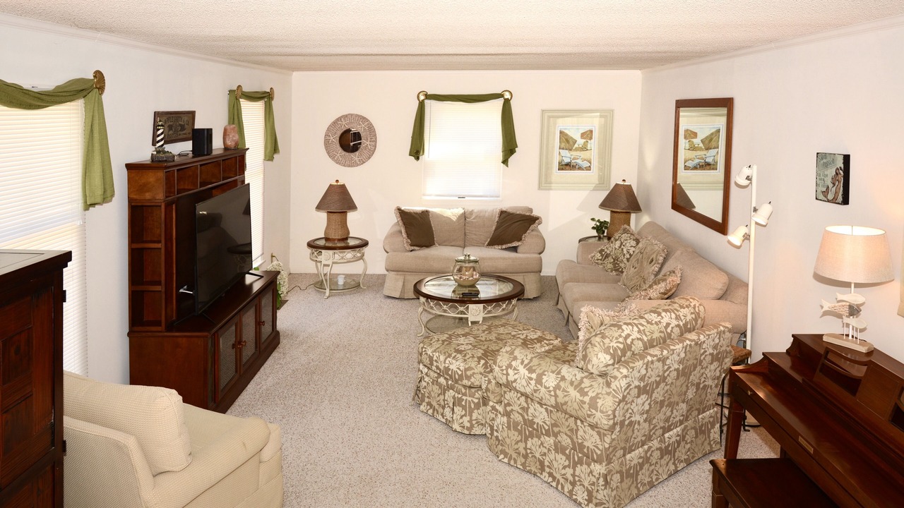 Photo of Livingroom in Country Club Estates