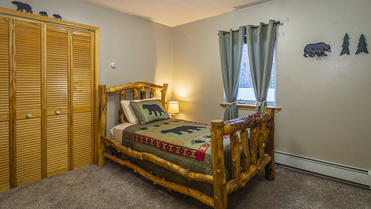 Photo of Bedroom in Fairbanks