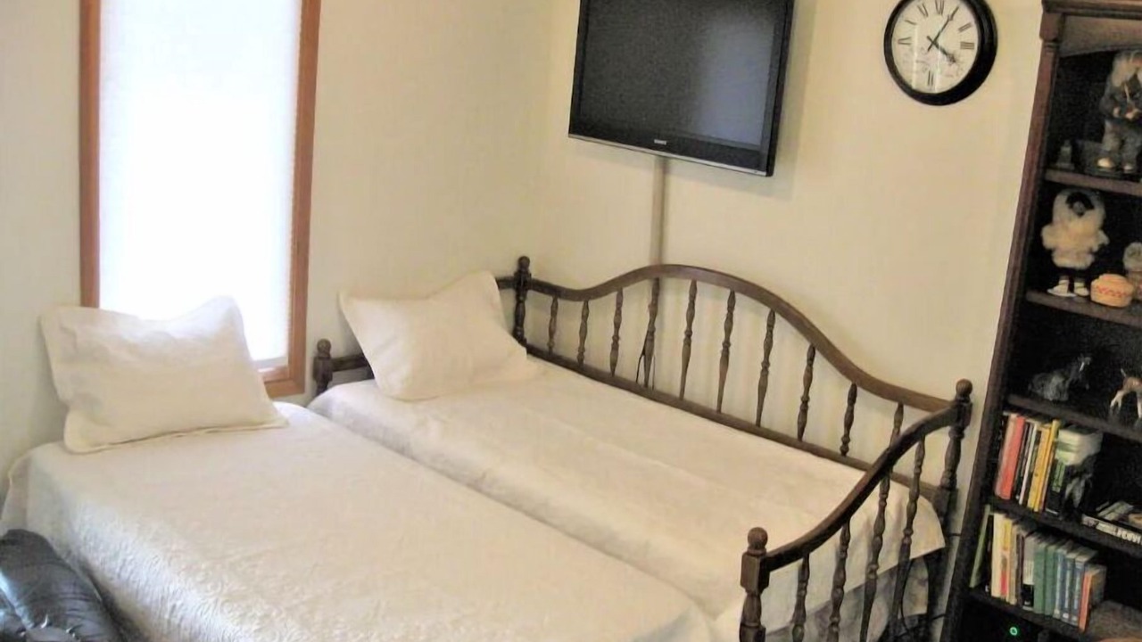 Photo of Bedroom in Juneau