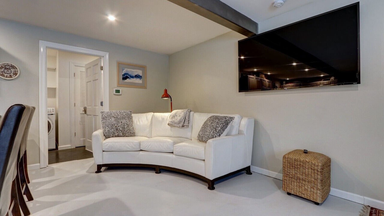 Photo of Livingroom in Gateway