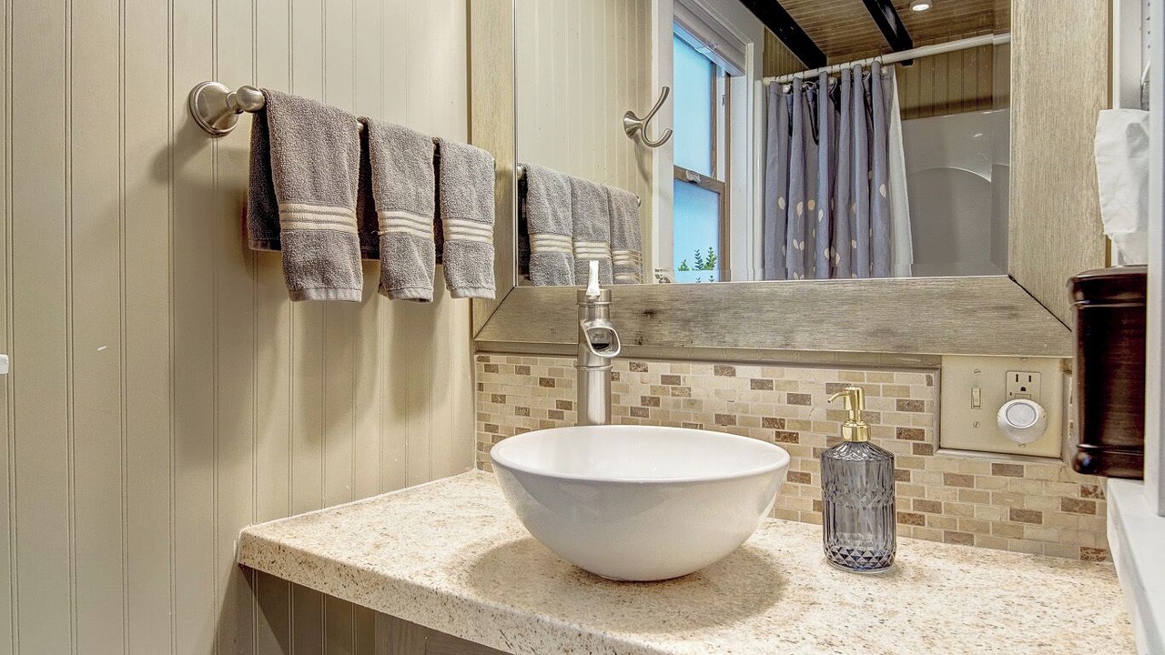 Photo of Bathroom in Reynoldsburg