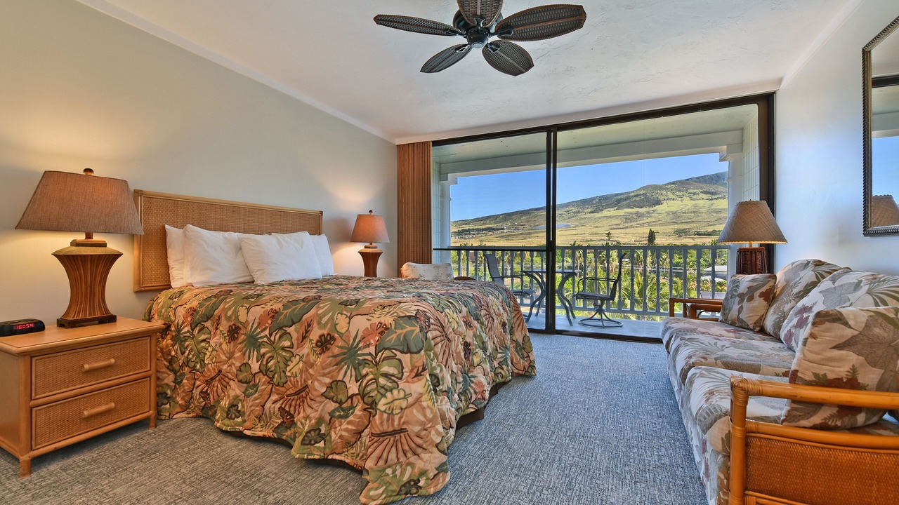 Photo of Bedroom in Historic Lahaina Front Street