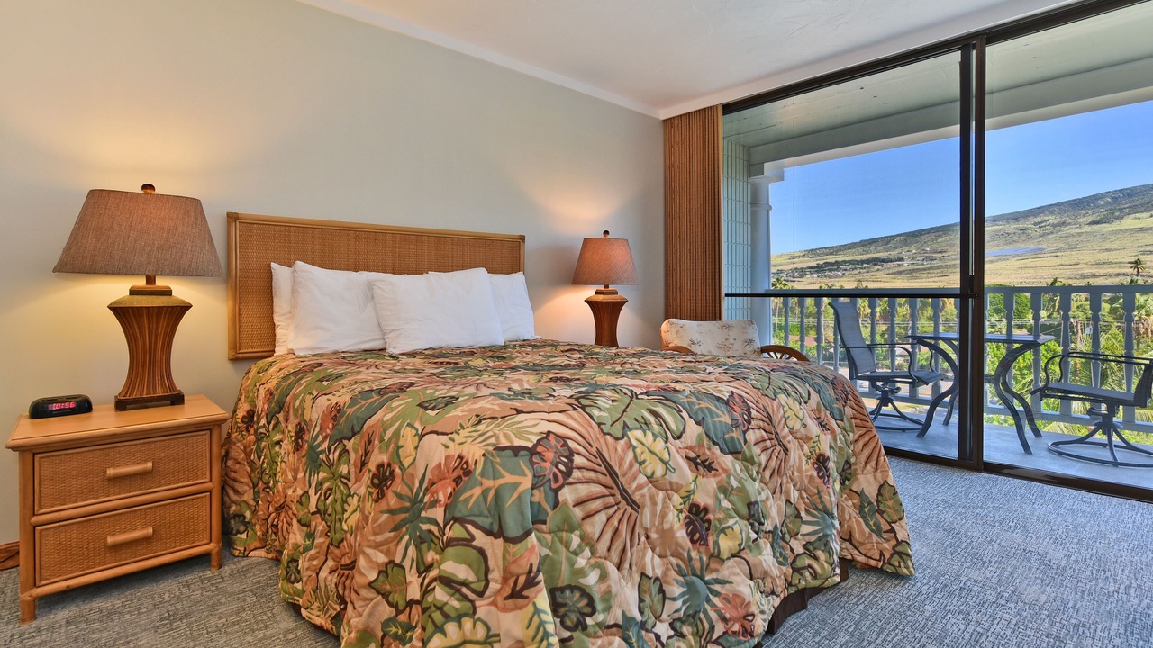 Photo of Bedroom in Historic Lahaina Front Street